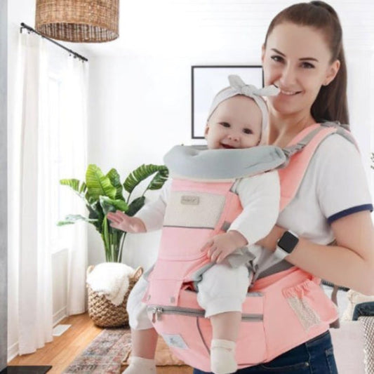 Mama et bebe contents avec porte bebe ergo 